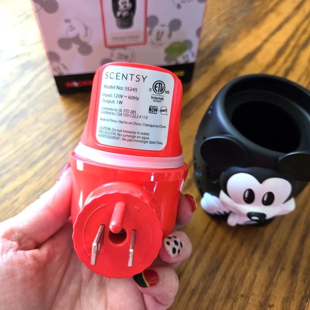👀50% OFF👃🔌NWT‼️ Scentsy 